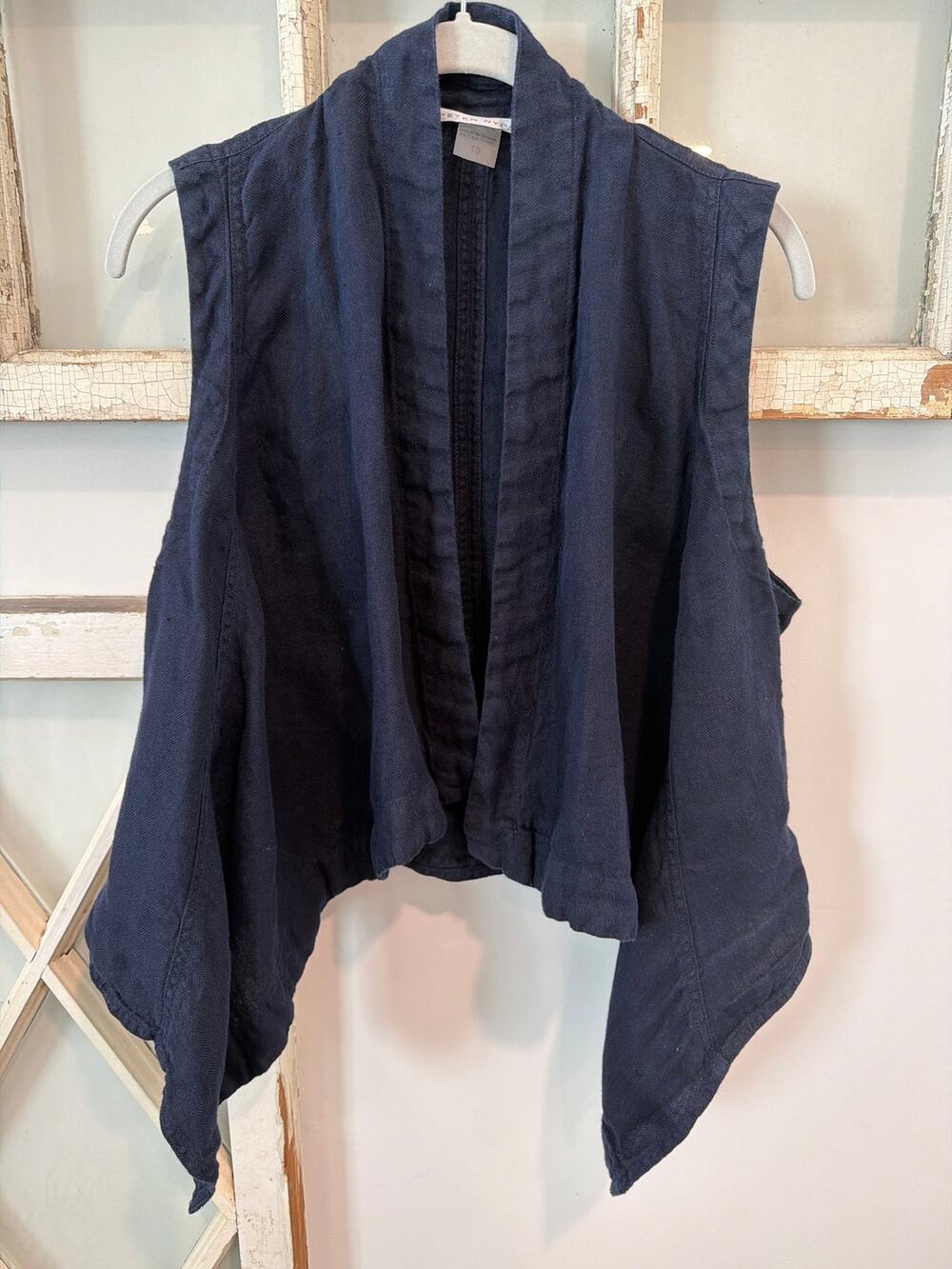 Peter Nygard size 10 navy blue linen vest